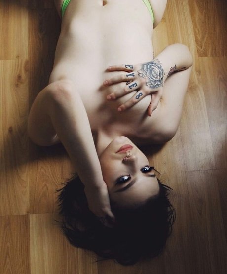 KrispyKremeRose onlyfans naked