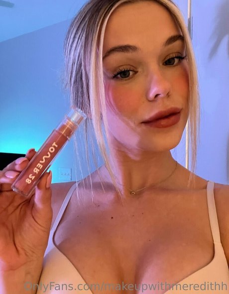 makeupwithmeredithh naked onlyfans leaked