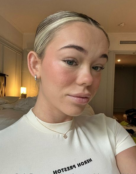 makeupwithmeredithh onlyfans hot