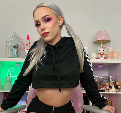 Penelope Ford onlyfans sexy