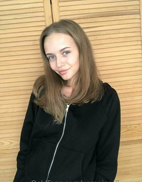 veronica flowers only fans naked