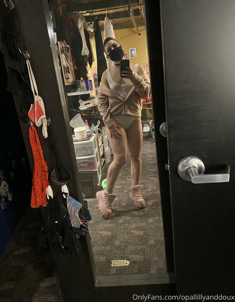 opal lilly onyx Profile pic