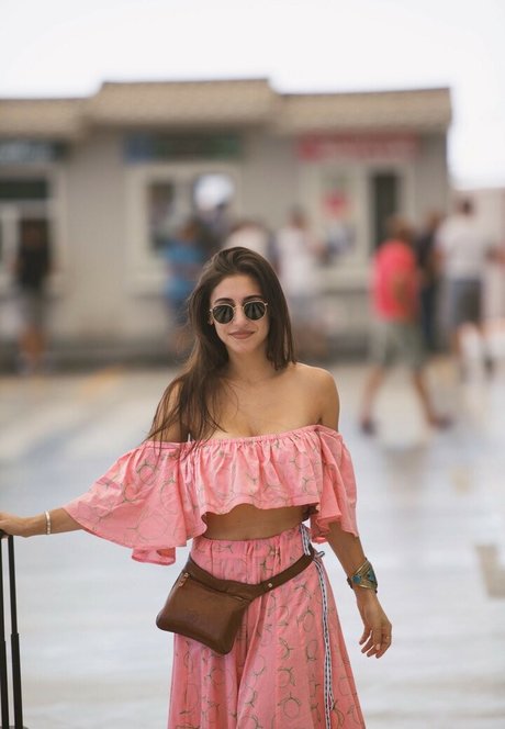 Andrea Helfrich onlyfans leak naked