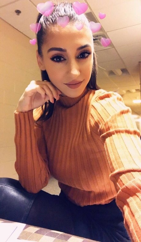 Andrea Helfrich onlyfans strip tease