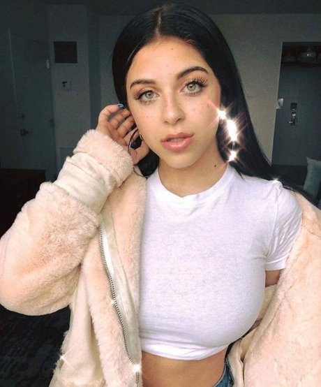 Baby Ariel onlyfans striptease