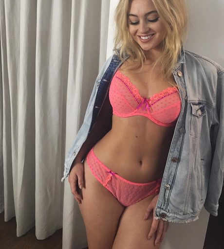 Iskra Lawrence onlyfans topless
