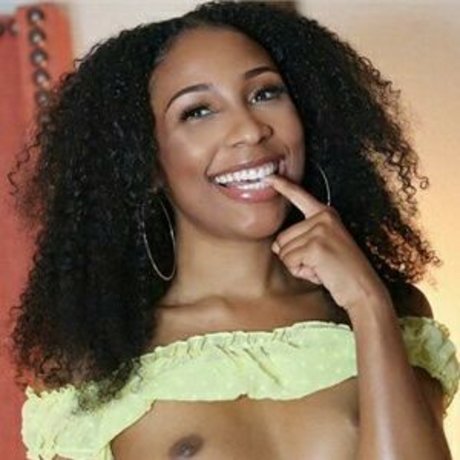 Olivia Jay leaked onlyfans