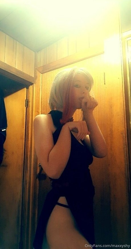 maxxyshy onlyfans nudes