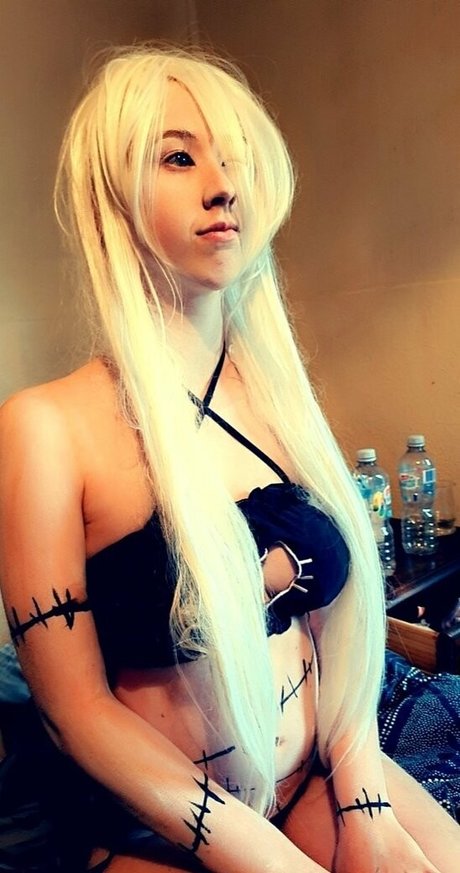 maxxyshy onlyfans striptease