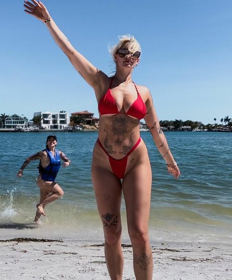 Taylor Hughs onlyfans leakes