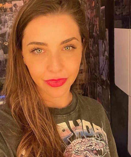 Erika Sanz onlyfans pics