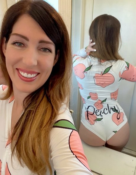 mrsbellecakes onlyfans sexy