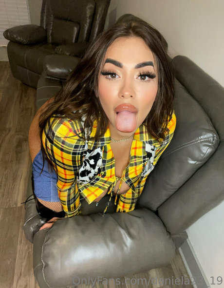 daniela23 19 onlyfans porn