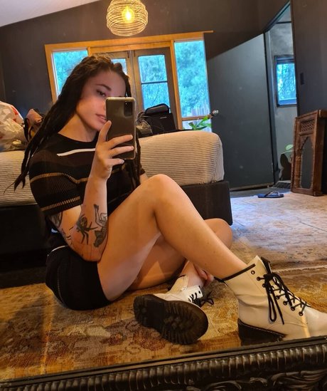 Skye Sharp onlyfans pictures