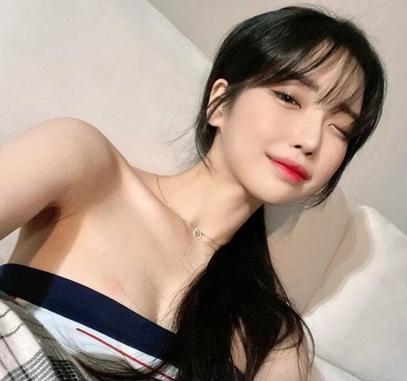 Se Yeon onlyfans nude leak
