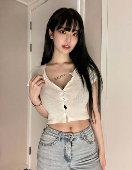 Se Yeon onlyfans model