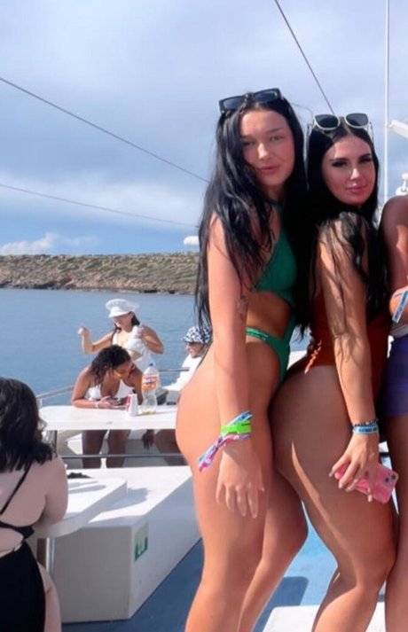 Honey Barrett onlyfans leaj