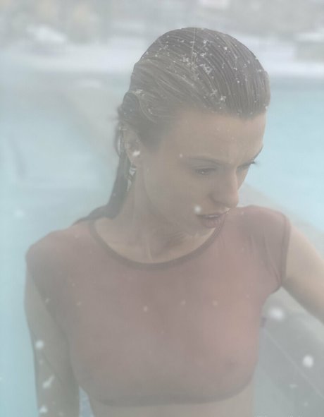 Love Moxxi onlyfans model