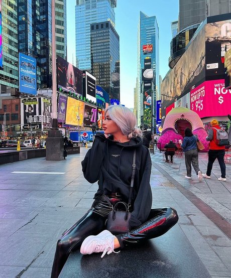 aesthymes nude on onlyfans