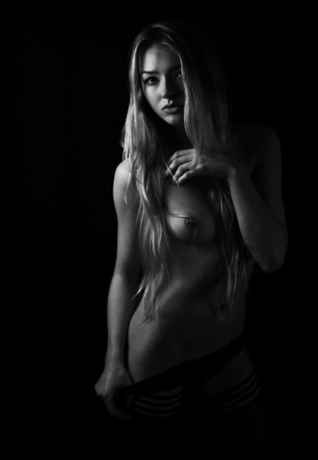 Alice Neale ass onlyfans