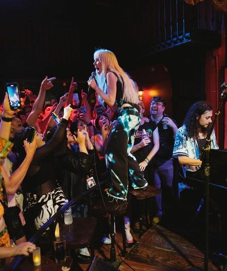 Carly Rae Jepsen onlyfans strip