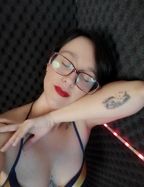 mahina84_ onlyfans striptease