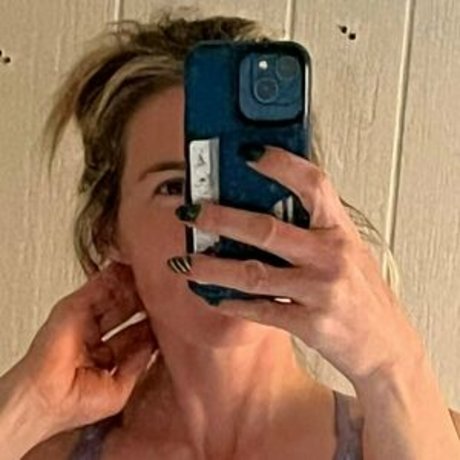 lina leggs nude leak onlyfans