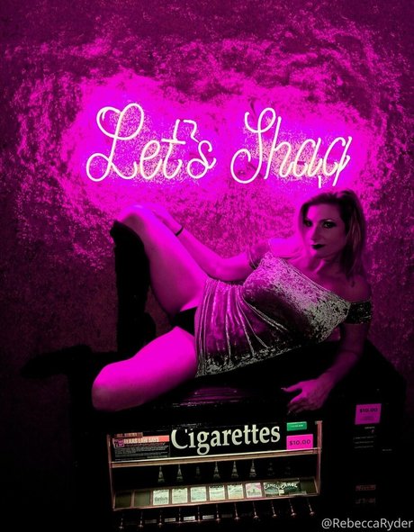 therebeccaryder onlyfans striptease