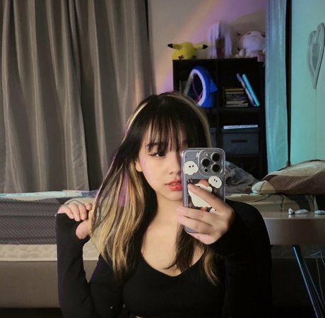 sadparu onlyfans desnuda