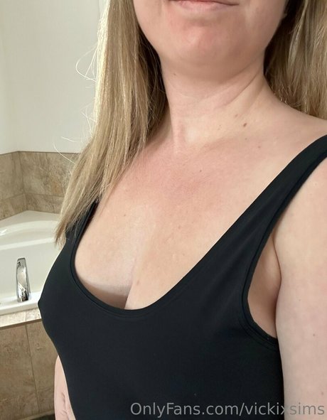 vickixsims only fans pic