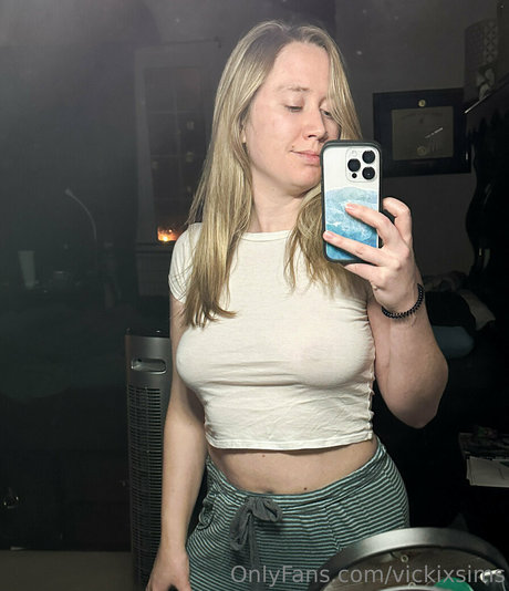 vickixsims leaked onlyfans sex tape