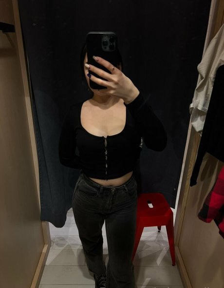 babyamaliaa onlyfans nudes leaks