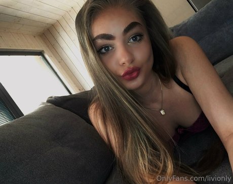 livionly naked onlyfans