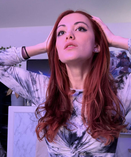 Echochlo nude leak onlyfans