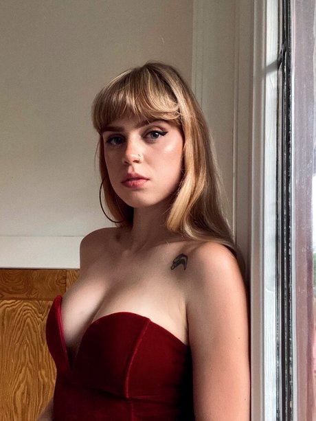 Cera Gibson topless onlyfans