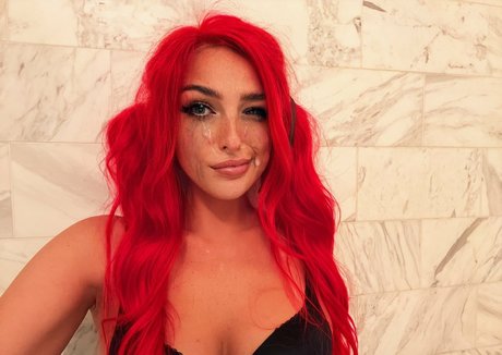 strabawi boobs onlyfans