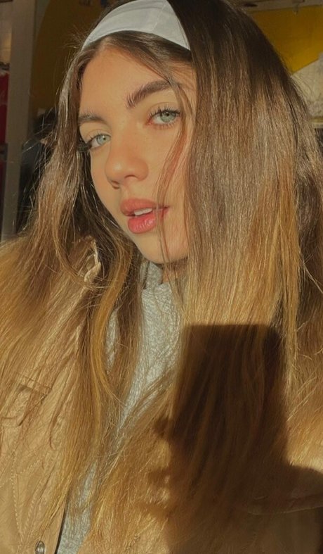 Ela Be eri onlyfans fotos