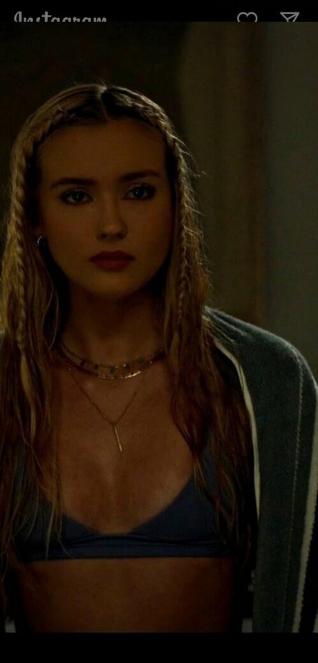 Chloe Rose Robertson nudes onlyfans