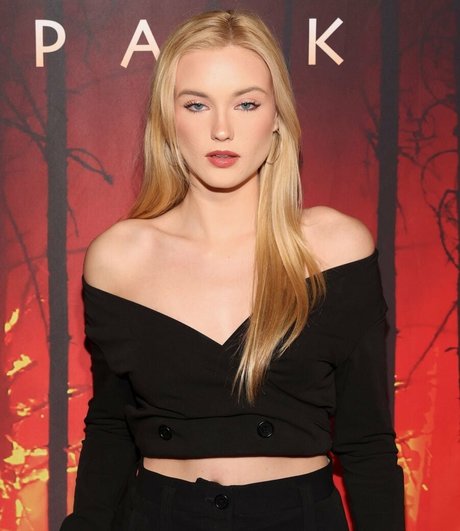 Chloe Rose Robertson nudes onlyfans leaks