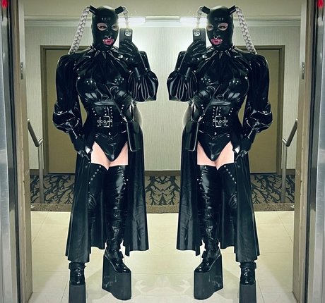 mistressyumi nudes only fans