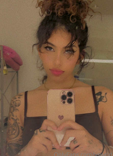 Vswrld nude onlyfans