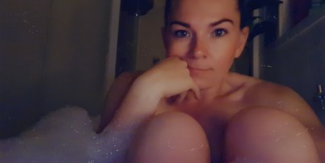 Ittie bittie titties onlyfans nudes leak