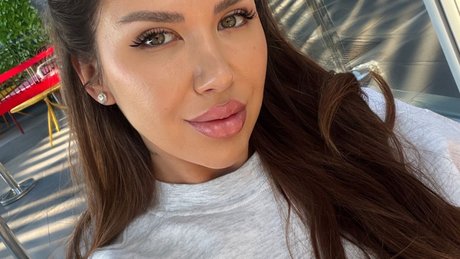 MonicaBae onlyfans gratis