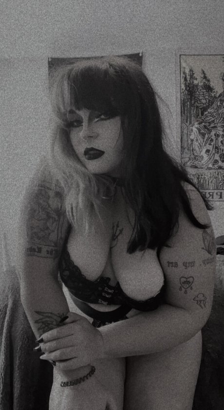 mara ur thicc goth gf nudes onlyfans