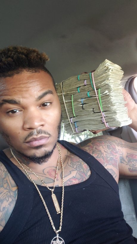 KOBRA HOLLIWOODZ onlyfans leak ass