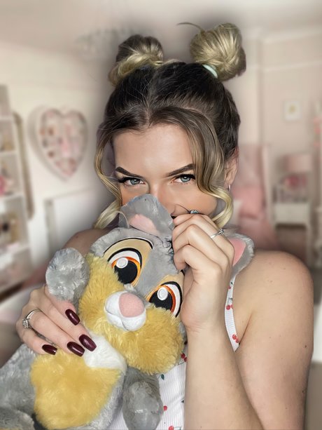 Isabella Gaultier new onlyfans