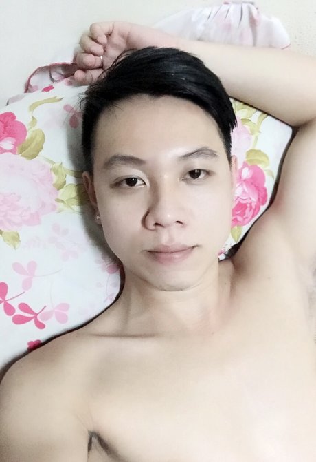 Kyo HuynhLong_ is on onlyfans