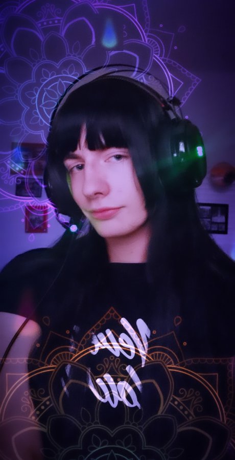 WeirdoTrapo free only fans