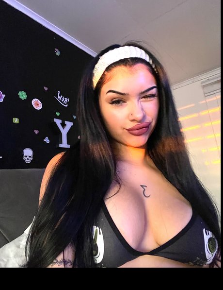 Yanara Cifuentes nude leaked onlyfans