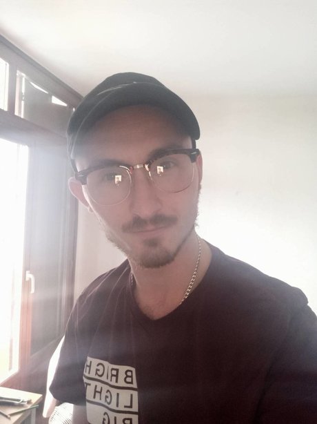 Simon Toulouse leaked onlyfans content